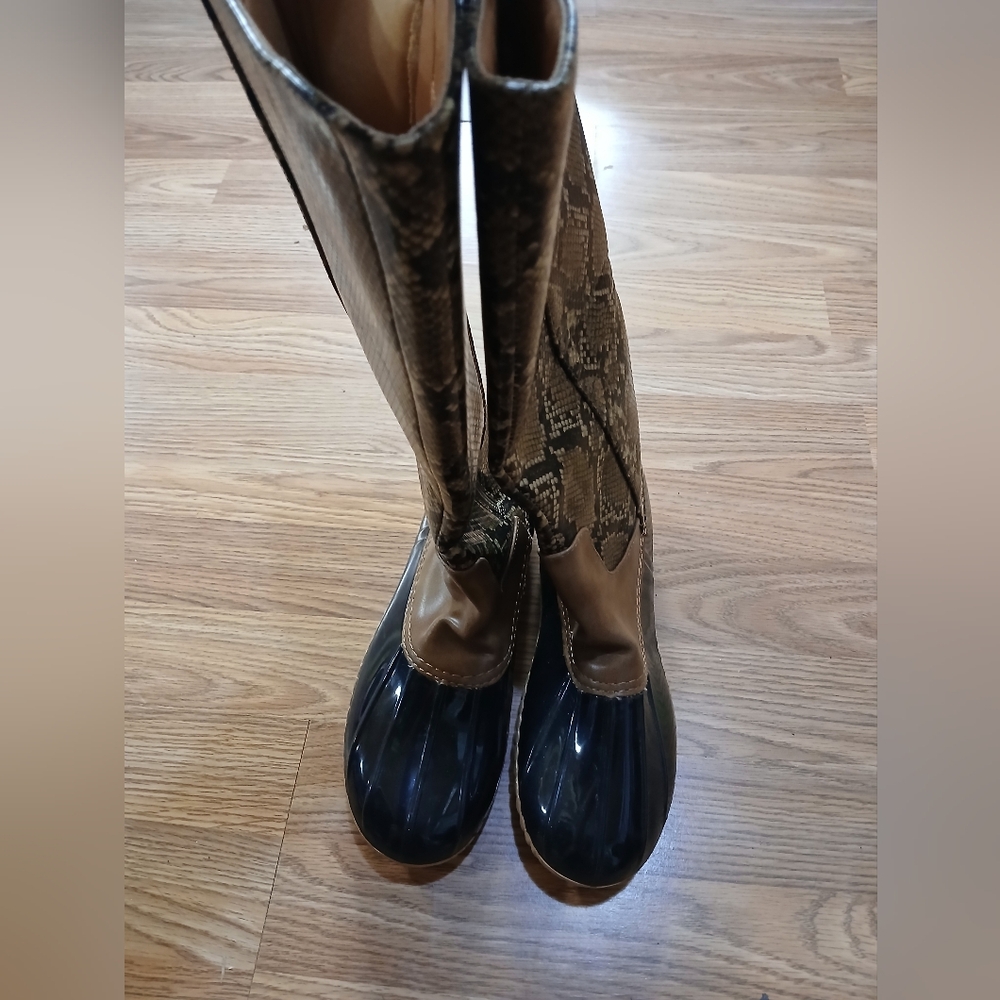 Stylish Brown and Black Women's Duck Boots